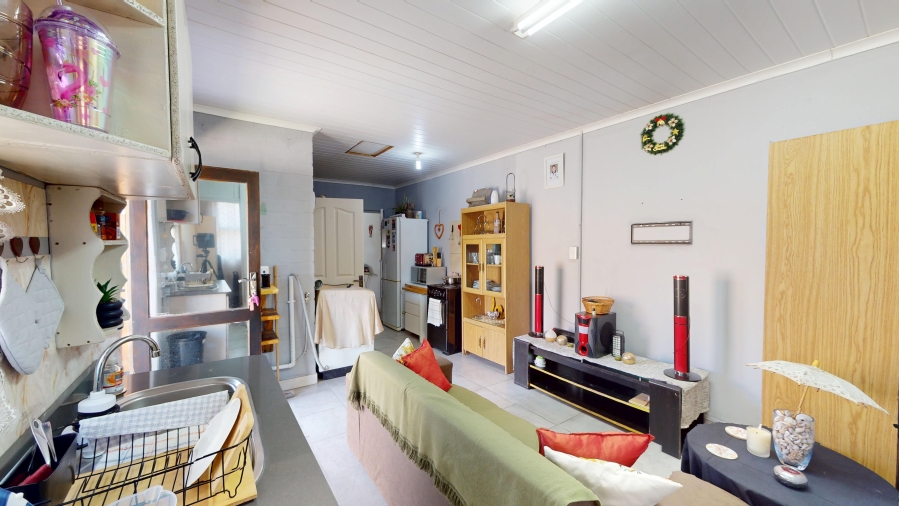 7 Bedroom Property for Sale in Sunbird Park Western Cape